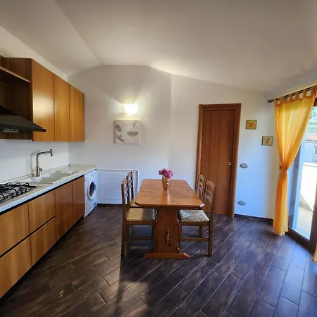 Apartamento In Villa, Con Piscina